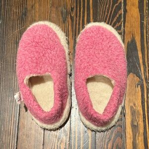 Women's Authentic Pink Wool Slippers from Ireland